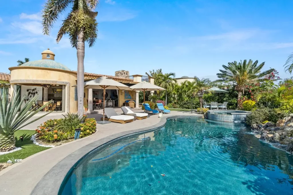 Smart Luxury Real Estate in Club Campestre