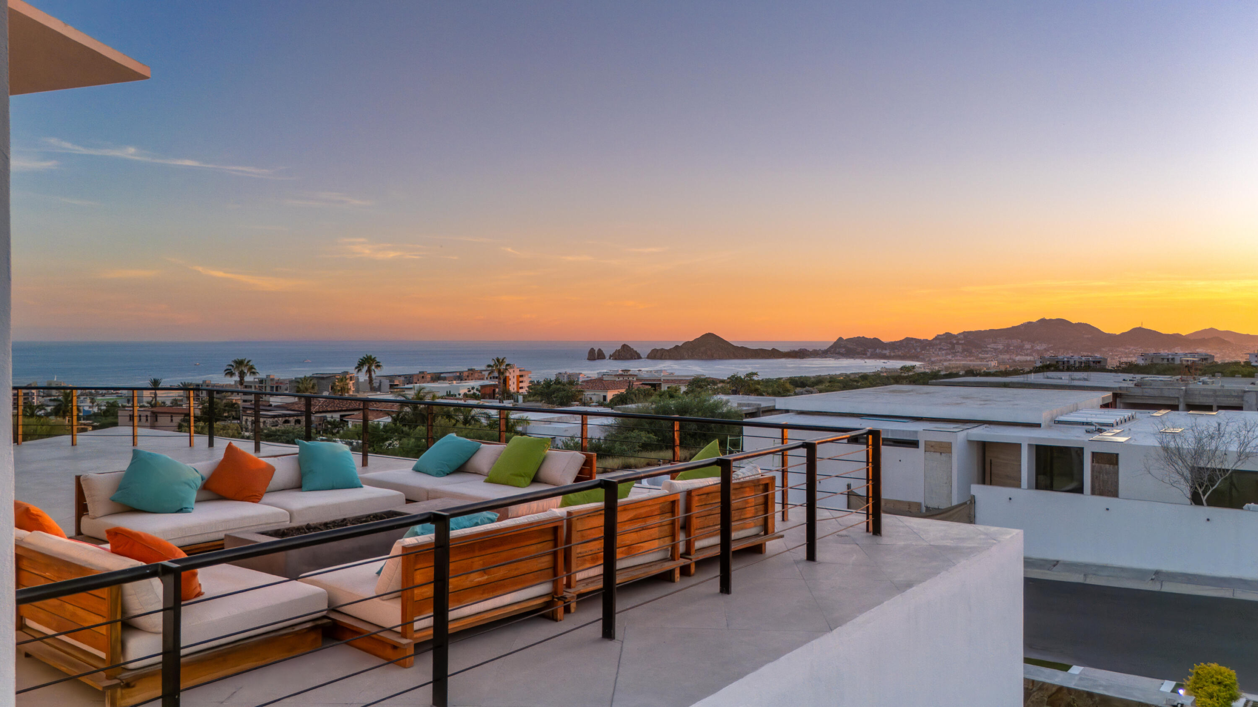 Club Campestre Pueblo Campestre Live the ultimate Los Cabos lifestyle in this 3-bedroom, 2.5-bath home located in the highly sought-after Club Campestre Golf Course community in San José del Cabo. This property includes Golf Course Membership and Beach Club Membership, adding exceptional value and exclusive access to premier amenities.Enjoy seamless indoor-outdoor living with French doors opening to expansive patio spaces, perfect for entertaining or relaxing in the sunshine. Take in beautiful ocean – 43 Cielo Marbella, Pacific, BS