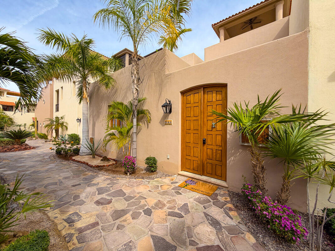 Club Campestre Pueblo Campestre Live the ultimate Los Cabos lifestyle in this 3-bedroom, 2.5-bath home located in the highly sought-after Club Campestre Golf Course community in San José del Cabo. This property includes Golf Course Membership and Beach Club Membership, adding exceptional value and exclusive access to premier amenities.Enjoy seamless indoor-outdoor living with French doors opening to expansive patio spaces, perfect for entertaining or relaxing in the sunshine. Take in beautiful ocean – Avenida Punta Arenas, Loreto, BS