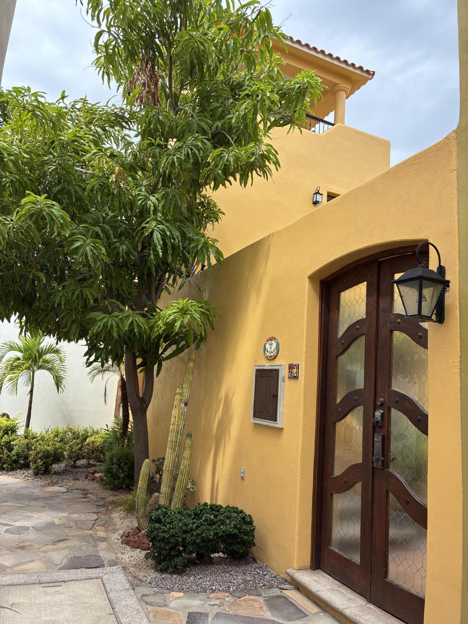 Club Campestre General Discover a unique opportunity to own a beautifully designed property in Loreto that blends comfort, functionality, and modern Spanish-style charm.This thoughtfully crafted home features one full bedroom and one full bathroom inside the main house, offering a cozy yet elegant living space. The property also includes a separate shop area with its own half bathroom, making it ideal for a home business, studio, or workshop.Designed with a modern Spanish architectural style, the home showcases clean lines, warm textures, and timeless character throughout. The outdoor shower adds a refreshing and practical touch--perfect for enjoying Loreto's coastal lifestyle. – Carr. Transpeninsular, Loreto, BS
