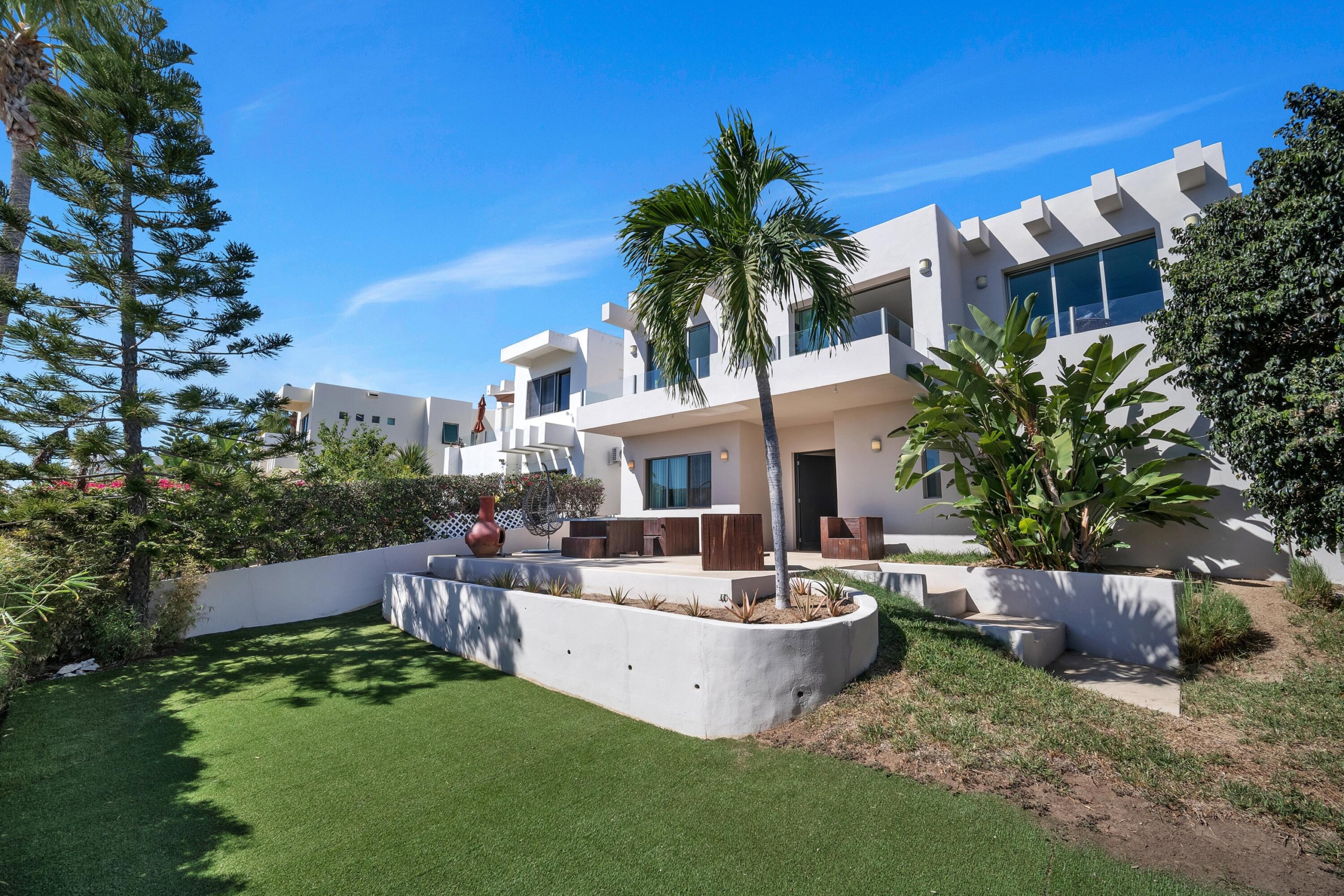 Club Campestre Los Barriles Casa Katrina is a rare offering—set on a double lot in the coveted Ridge subdivision. With 3,300 m² of land, this property provides exceptional privacy, generous space between neighbors, sweeping – Casa Mexicana 11 Bugambilia, Cabo Corridor, Cabo Corridor, BS