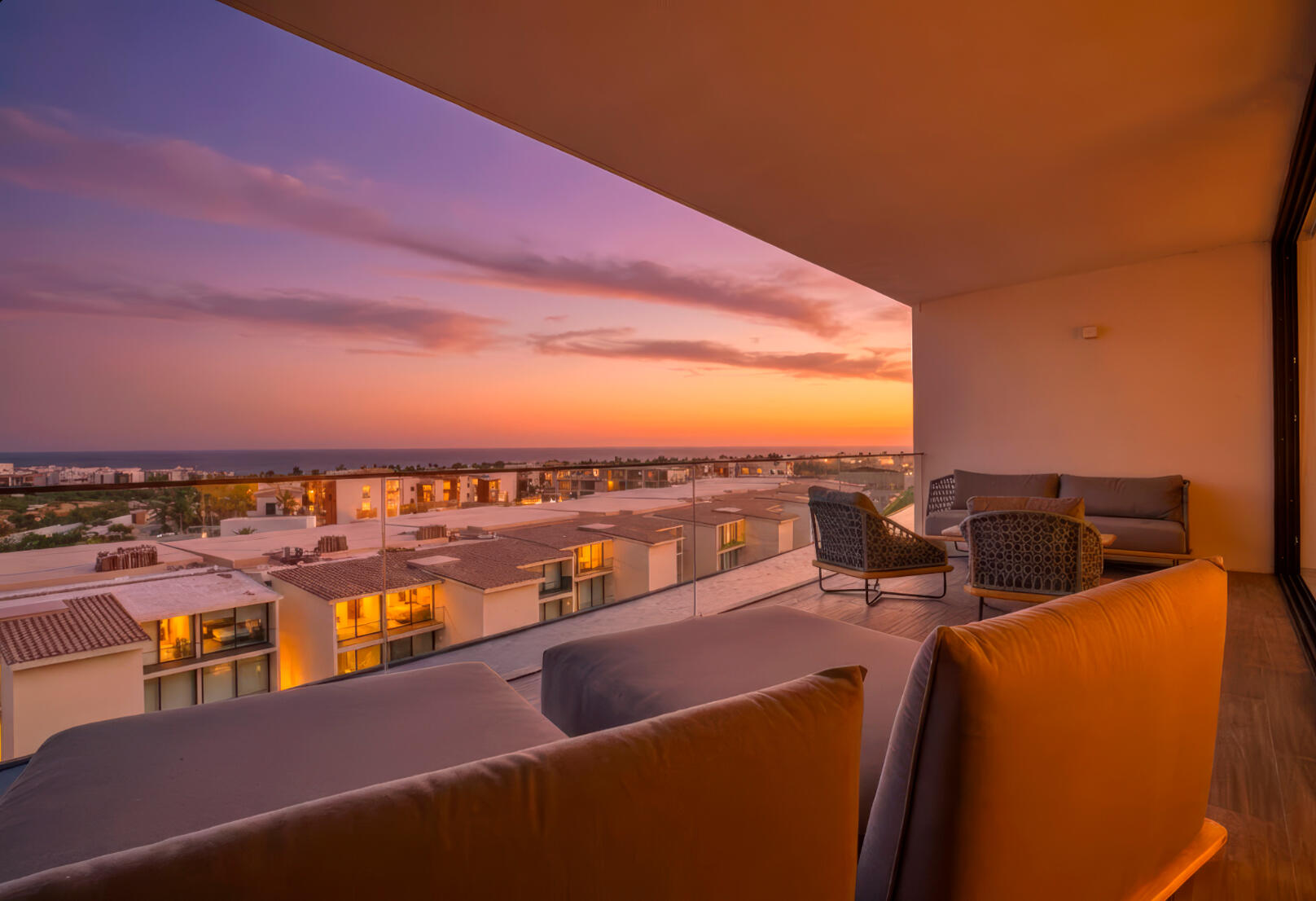 Club Campestre Cora Located on Paseo del Monte, within the exclusive Club Campestre San José, a well-known development just minutes from the Los Cabos International Airport. It is also conveniently close to key amenities such as the Chedraui Selecto shopping center, schools, a golf course, and much more. All of this in a peaceful, secure, and family-friendly environment, with everything you need a short distance. The Fairway section is truly unique, as it features an interior garden on the lower levels, allowing guests of the second bedroom to enjoy a private outdoor space with complete privacy. for sale
