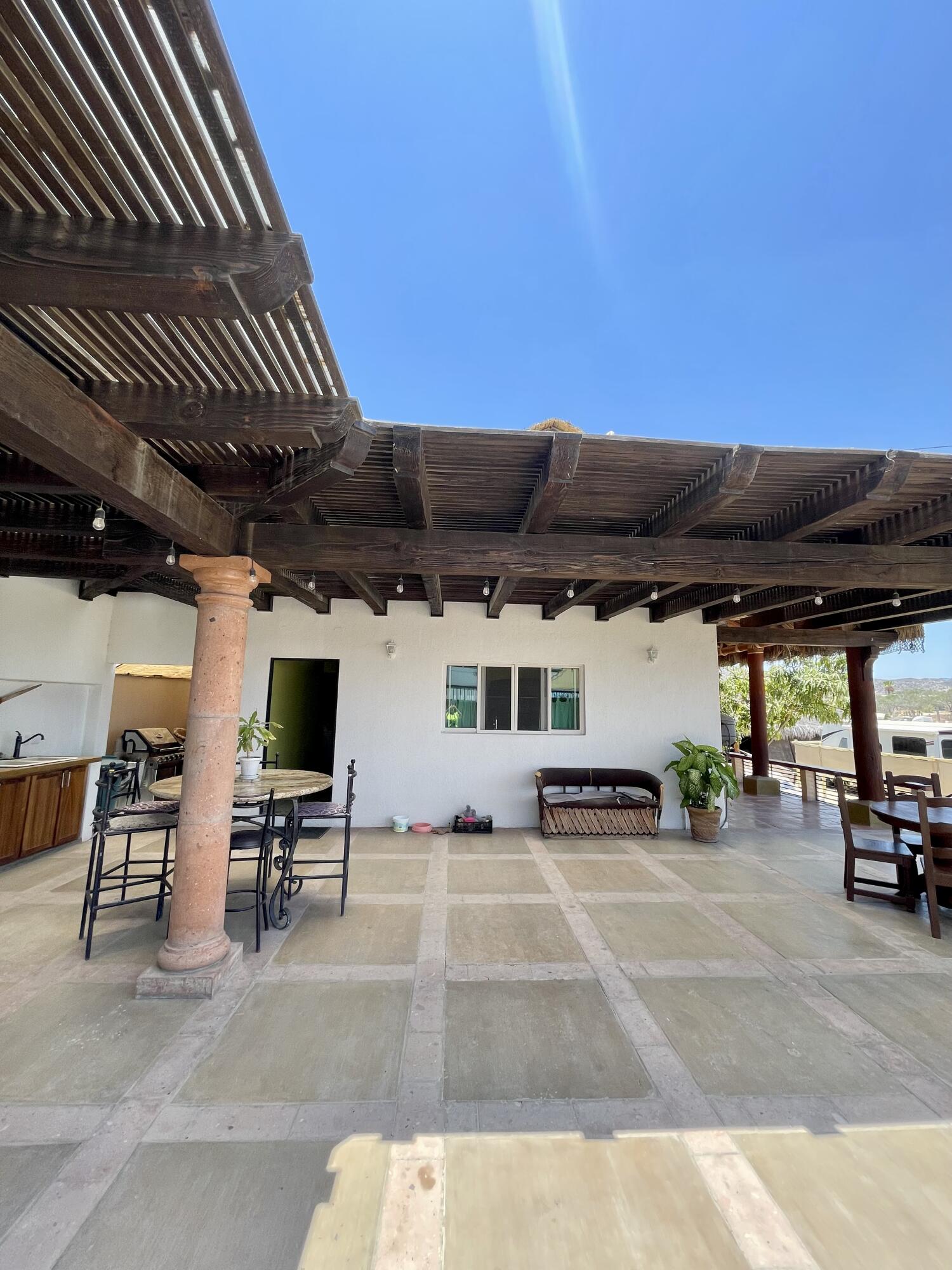 Club Campestre Coronado Espejo 4 bed home plan , this floorplan boasts a great room with vaulted ceilings over the living/dining/kitchen area which looks out over the large covered terrace and the hand-made infinity edge pool beyond. The chefs kitchen with huge island with seating boasts Wolf and Sub-Zero appliances. The master and guest master have large ensuite baths w/ shower and tubs, and also both have ocean – Los Compadres, Centro, East Cape, BS