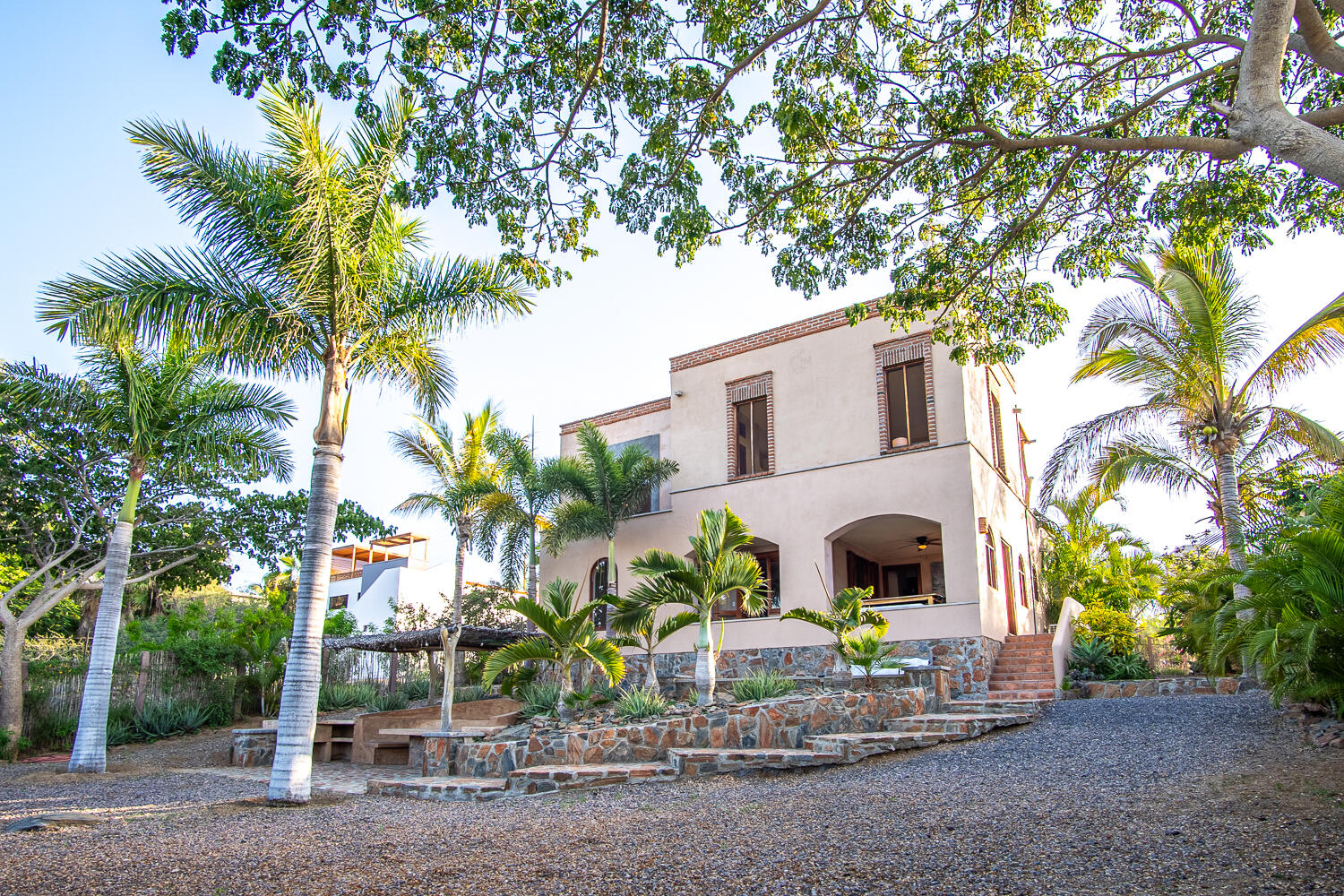 Club Campestre Coronado Espejo 4 bed home plan , this floorplan boasts a great room with vaulted ceilings over the living/dining/kitchen area which looks out over the large covered terrace and the hand-made infinity edge pool beyond. The chefs kitchen with huge island with seating boasts Wolf and Sub-Zero appliances. The master and guest master have large ensuite baths w/ shower and tubs, and also both have ocean – OFFERING OWNER FINANCING, Pacific, BS