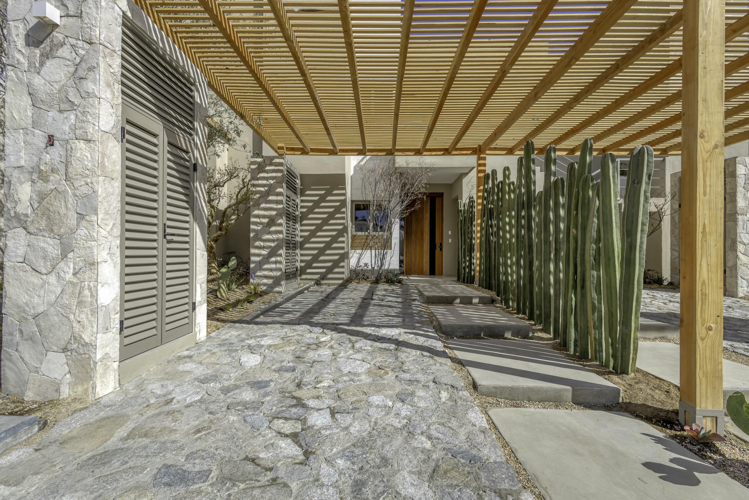 Club Campestre La Canada This luxurious residence showcases elegant contemporary architecture, enhanced by breathtaking for sale