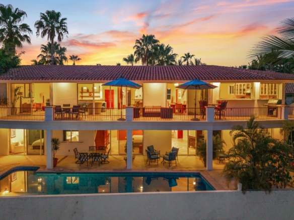 Club Campestre La Ventana GET TWO LOTS with this COMBINATION! Ideal for families, GROUPS, INVESTORS seeking rental or BUSINESS OPPORTUNITY! Sustainable construction Commune of Rammed Earth Homes has FOUR PRIVATE SUITES, two of which have kitchens, within two independent rammed earth homes. Enjoy shared amenities like SWIMMING POOL and fire pit area for outdoor enjoyment.Each unit features private entrances and quiet, comfortable interiors with kitchens and ensuite bathrooms. Rooftop terraces offer ocean – Solesta Luxury Residence 24F, San Jose del Cabo, San Jose del Cabo, BS