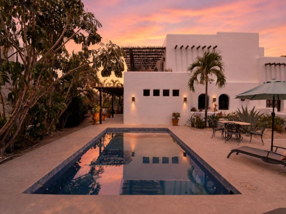 Club Campestre General Discover a unique opportunity to own a beautifully designed property in Loreto that blends comfort, functionality, and modern Spanish-style charm.This thoughtfully crafted home features one full bedroom and one full bathroom inside the main house, offering a cozy yet elegant living space. The property also includes a separate shop area with its own half bathroom, making it ideal for a home business, studio, or workshop.Designed with a modern Spanish architectural style, the home showcases clean lines, warm textures, and timeless character throughout. The outdoor shower adds a refreshing and practical touch--perfect for enjoying Loreto's coastal lifestyle. – Villa Pacifica, Pacific, BS