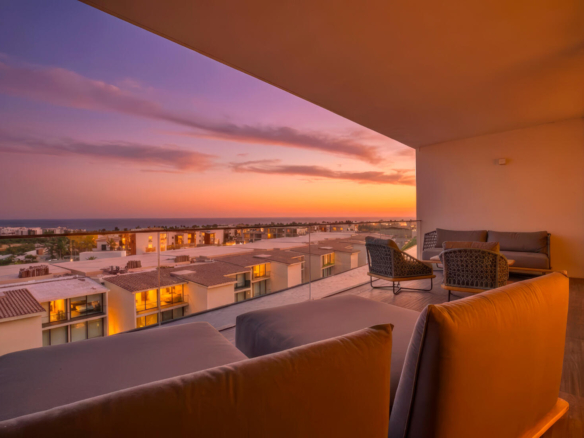 Club Campestre Cora Penthouse for sale in Cora Club Campestre San José del Cabo. Features 3 bedrooms, 3.5 bathrooms, a private rooftop, and stunning ocean – CORA, San Jose del Cabo, San Jose del Cabo, BS