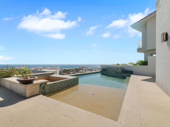 Club Campestre La Cima Set at the highest point of La Cima in the prestigious gated community of Club Campestre, this 5-bedroom, 3.5-bath residence enjoys spectacular – LA CIMA 10, San Jose del Cabo, San Jose del Cabo, BS